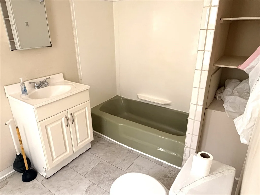 182 Princeton Ave, Waltham