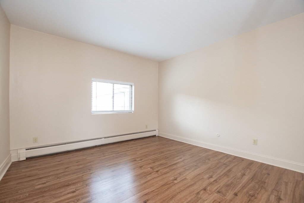 146 Willow St, Waltham