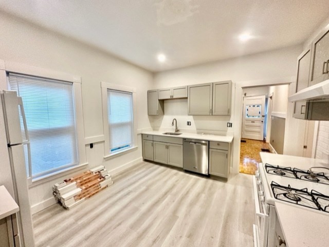 14 Stanford Ter, Ward Two