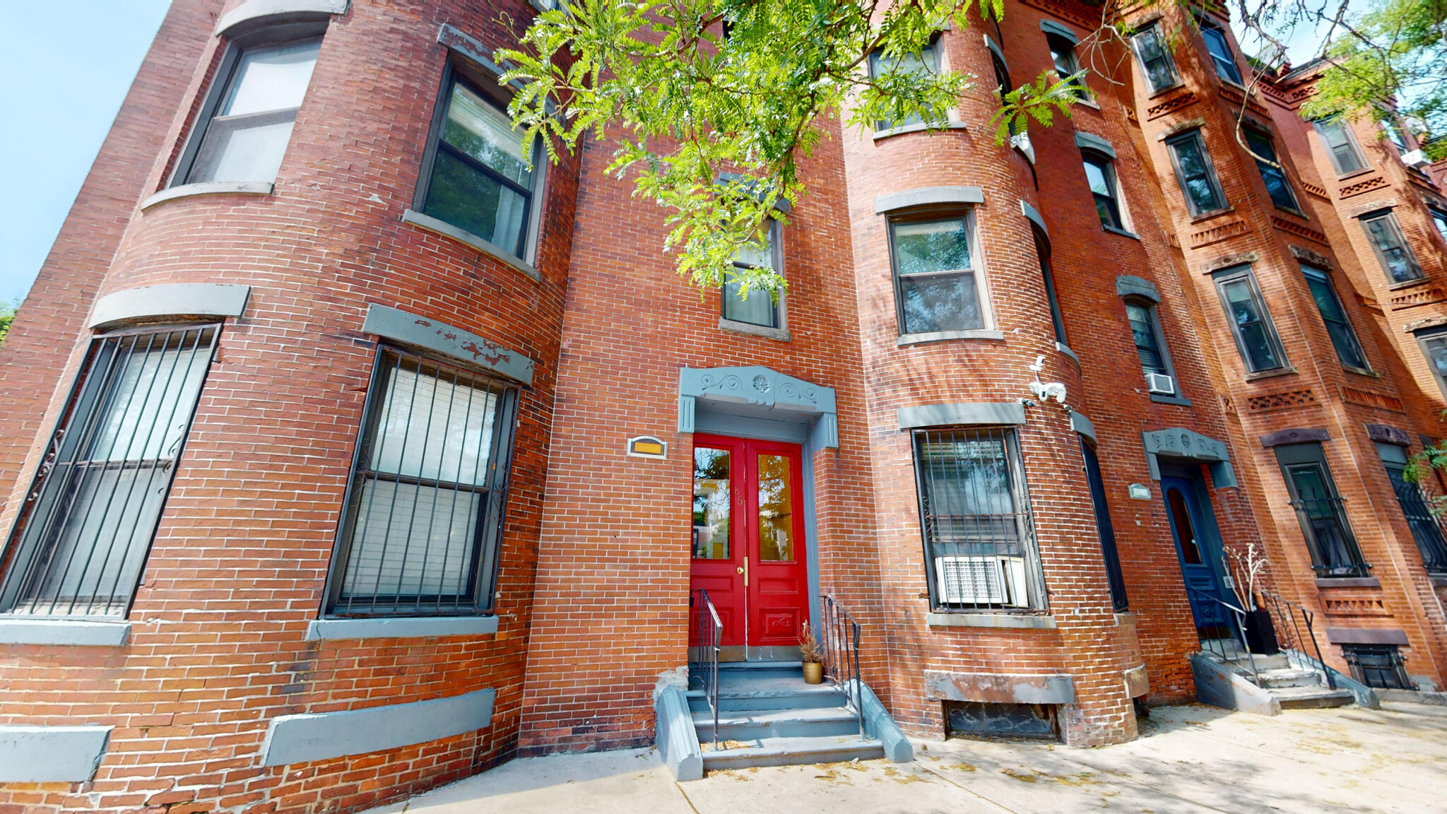 86 Hammond St, Roxbury