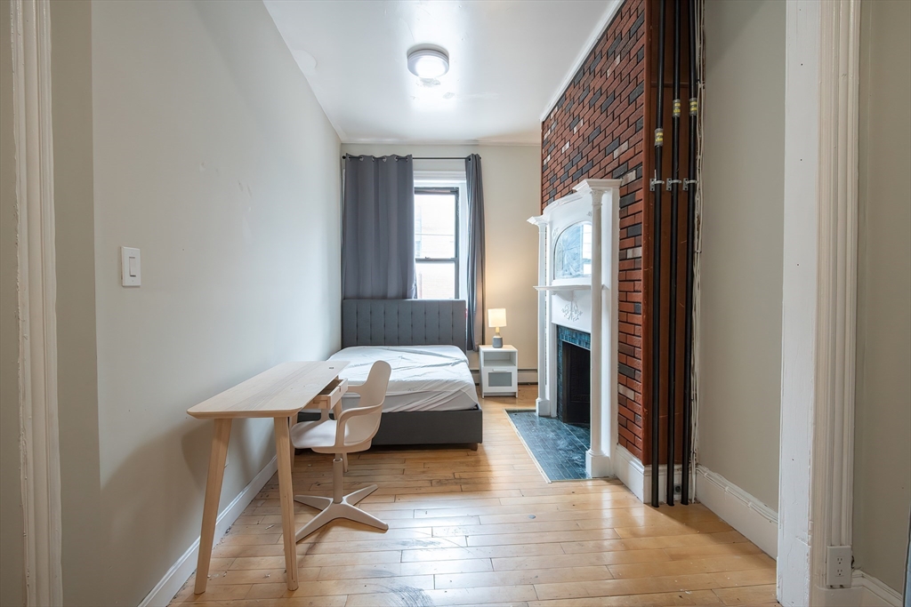 5 Linden St, Allston