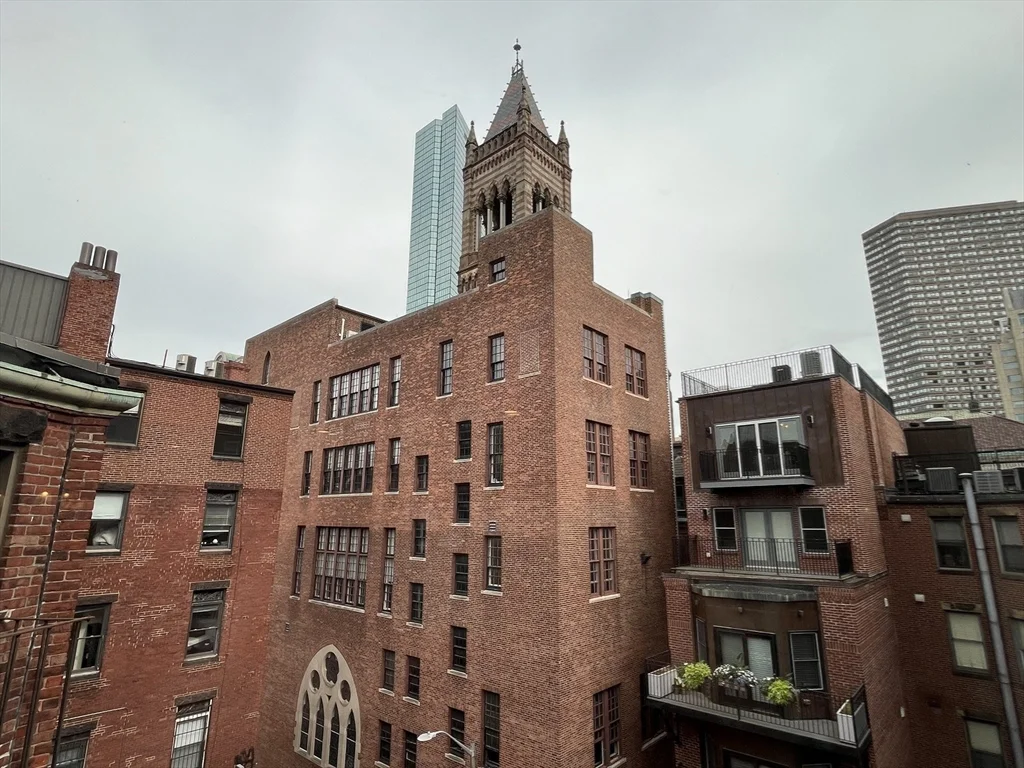 166 Newbury St, Back Bay