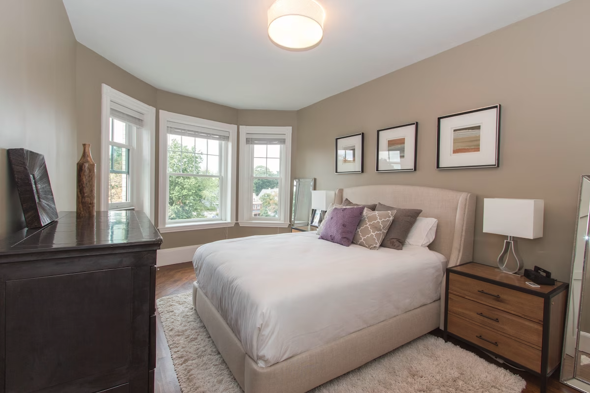 1870 Commonwealth Ave, Brighton