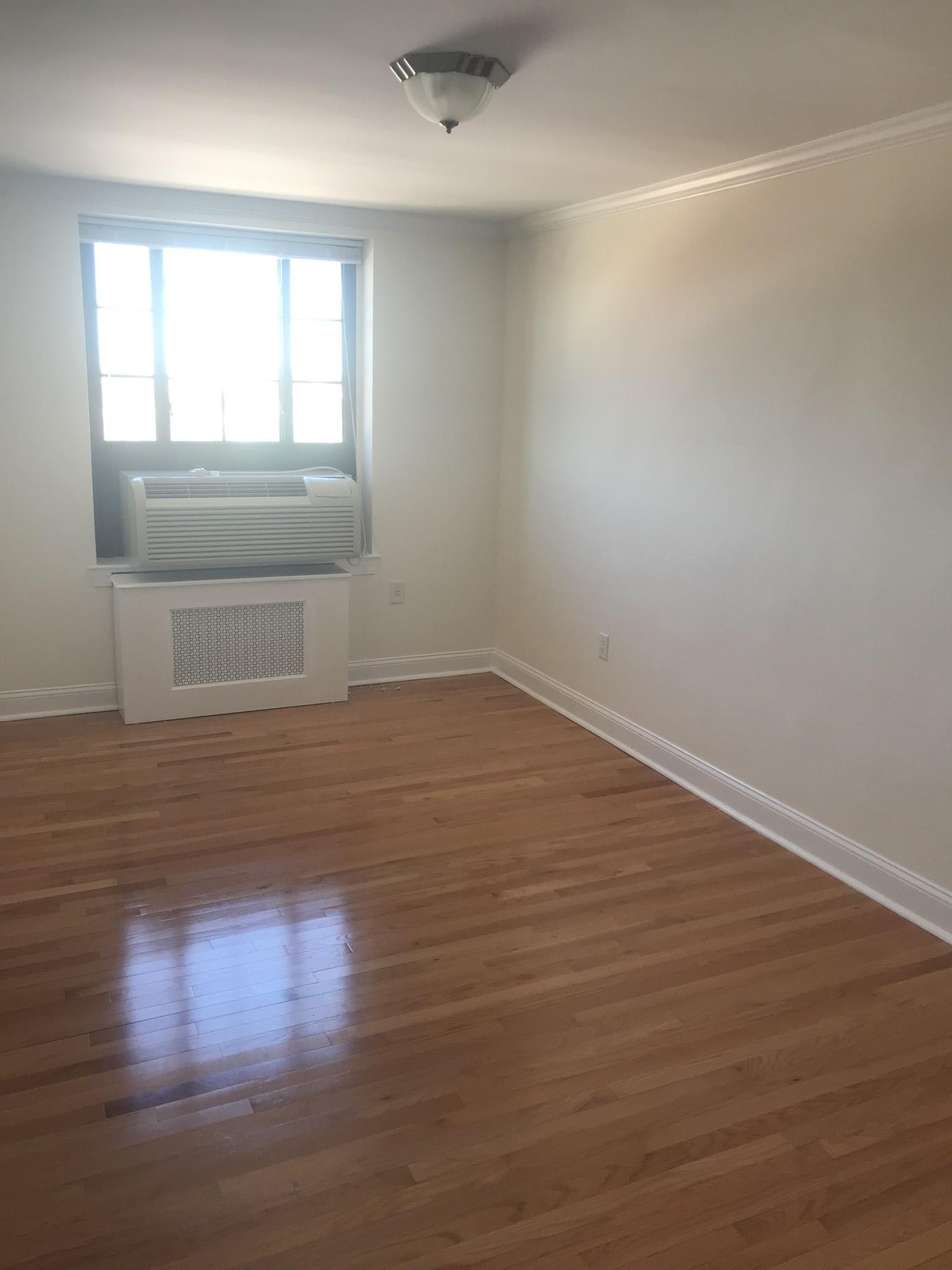 60 Brattle St, Harvard Square