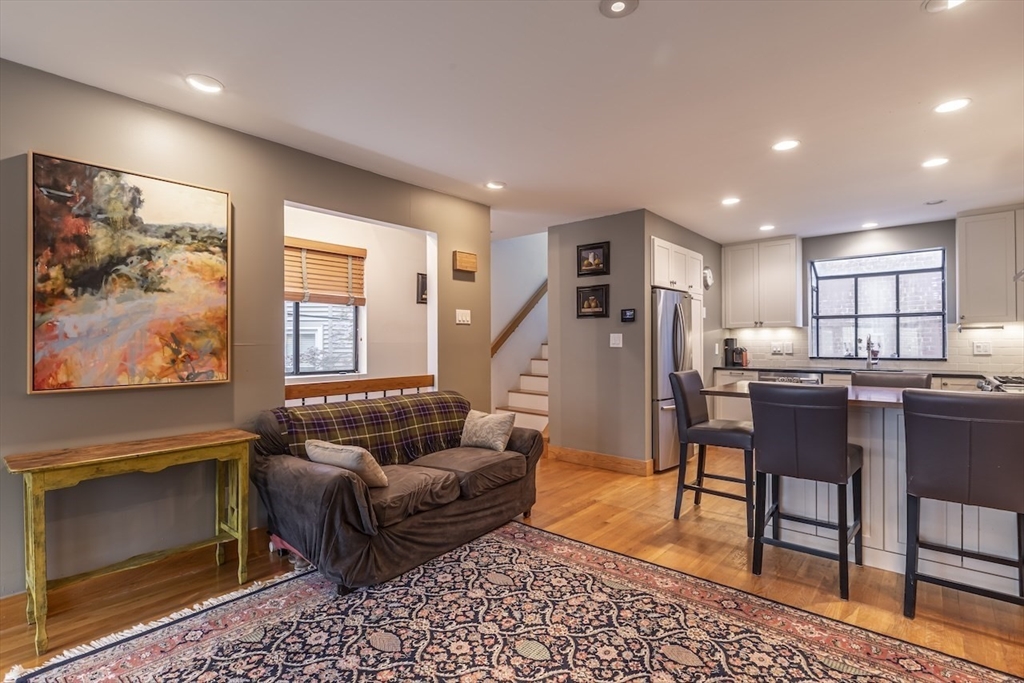 54 Trowbridge, Mid-Cambridge