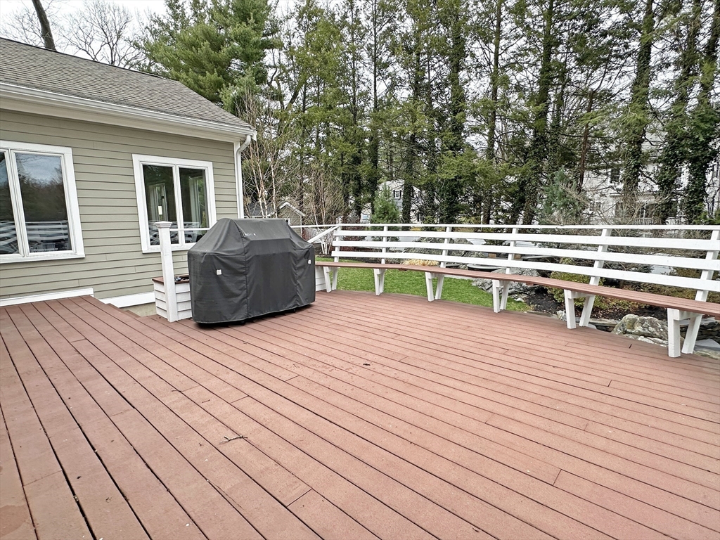 9 Lantern Rd, Belmont