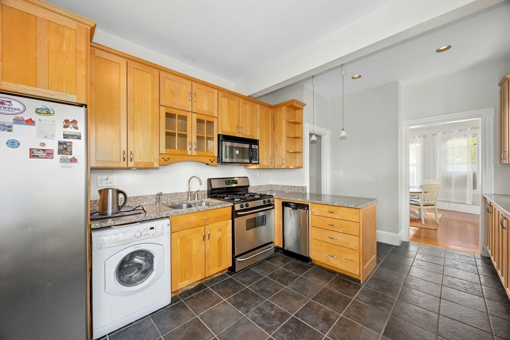 28 Stanton Rd, Brookline