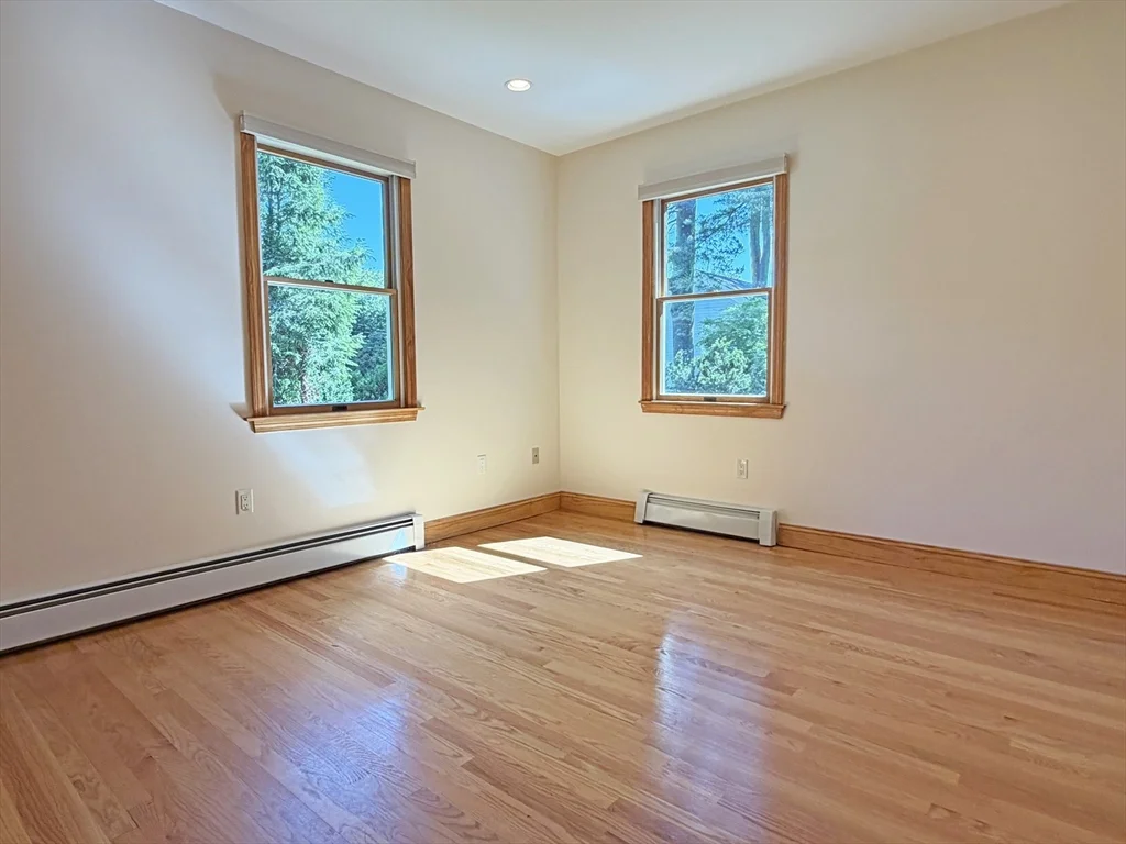 63 Pierrepont Rd, Newton Lower Falls