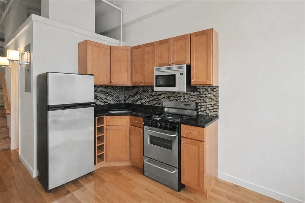 12 Stoneholm St, Fenway