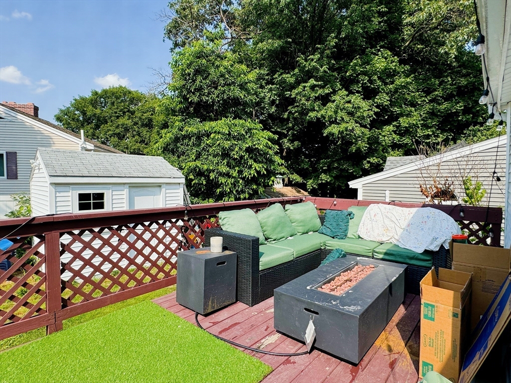 8 Greenhalge St, Medford