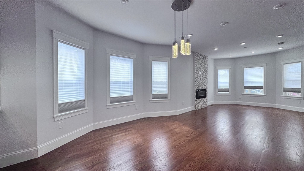 27-29 Aberdeen Rd, Somerville