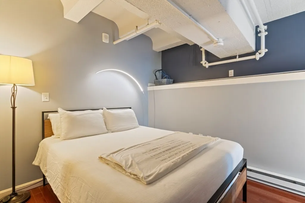 12 Stoneholm St, Fenway