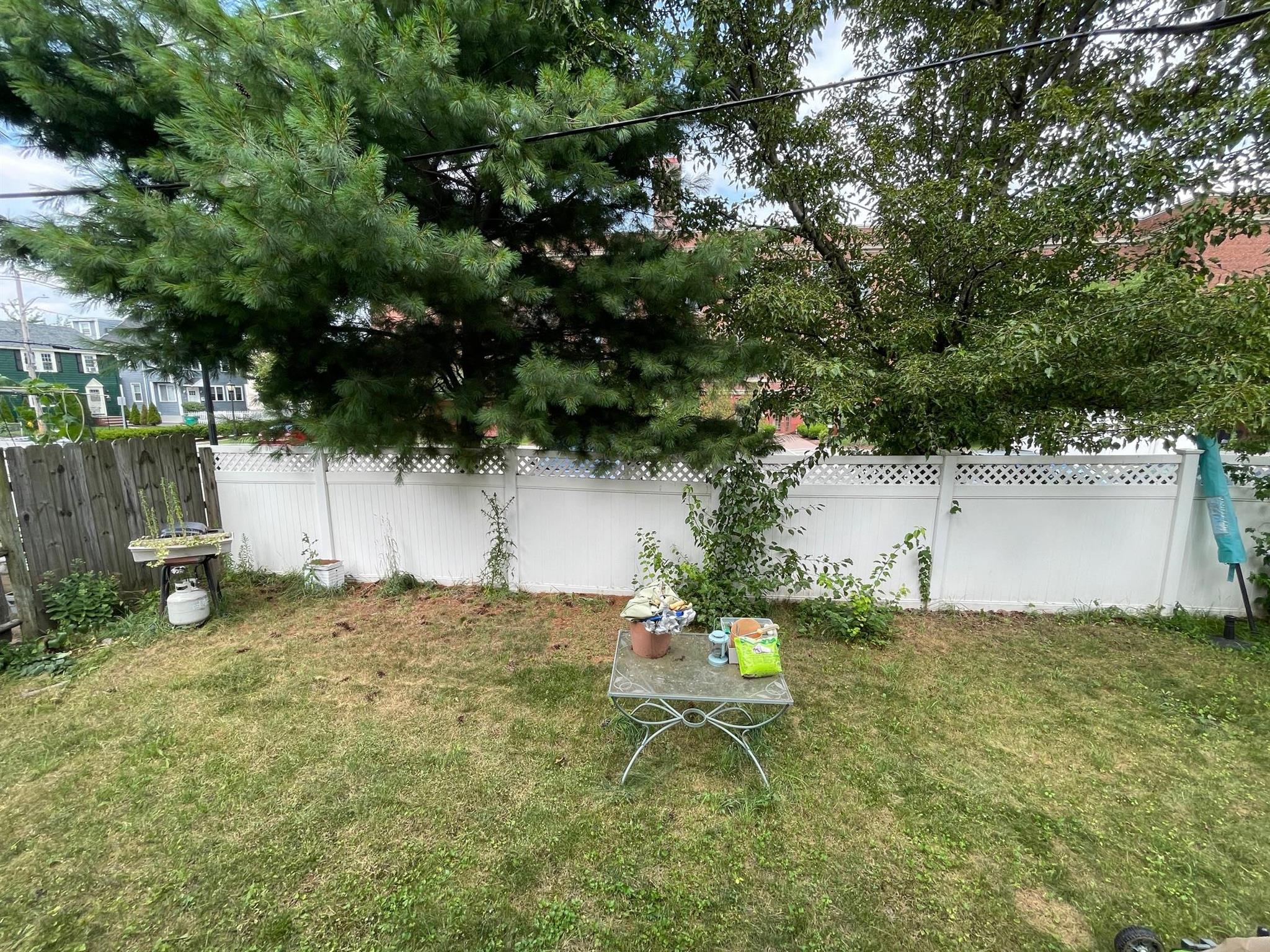 11 Benton Rd, South Medford