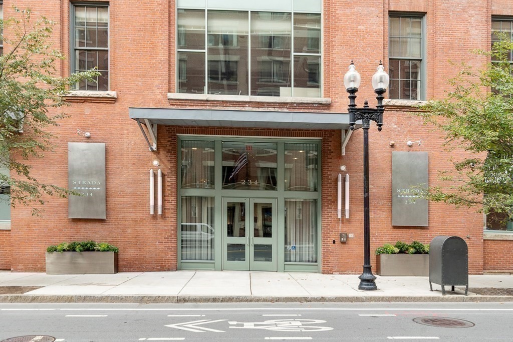 234 Causeway St, West End