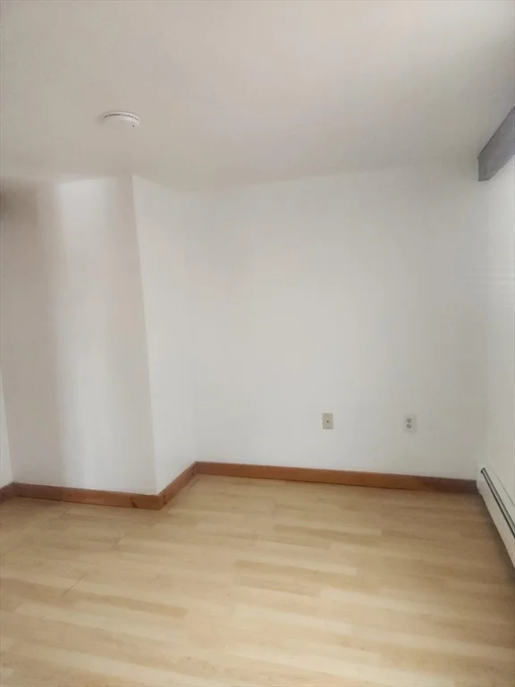 92 Main St, Hopkinton