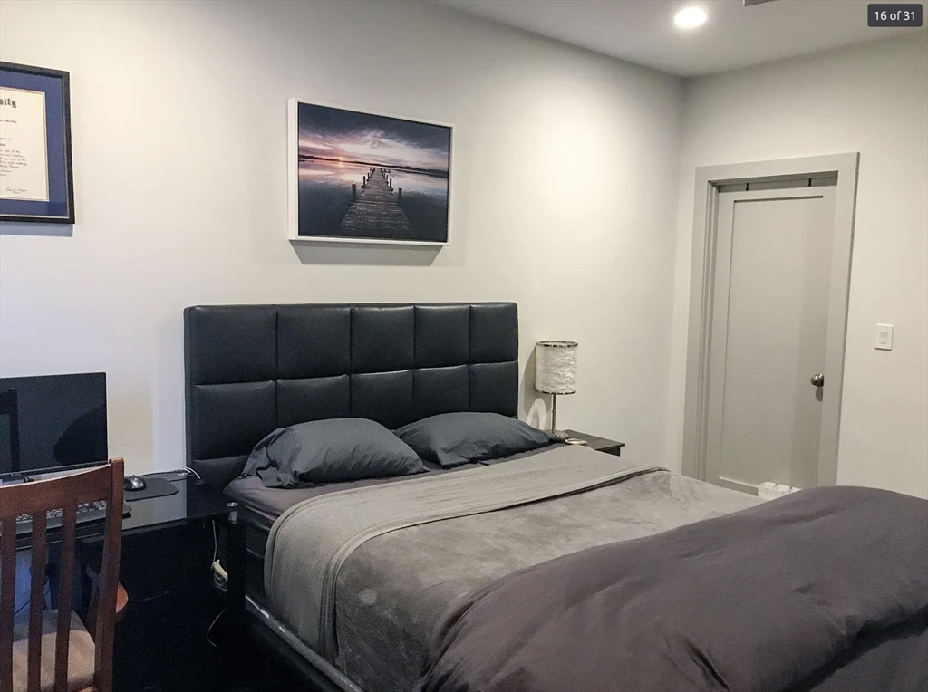 309 E St, South Boston