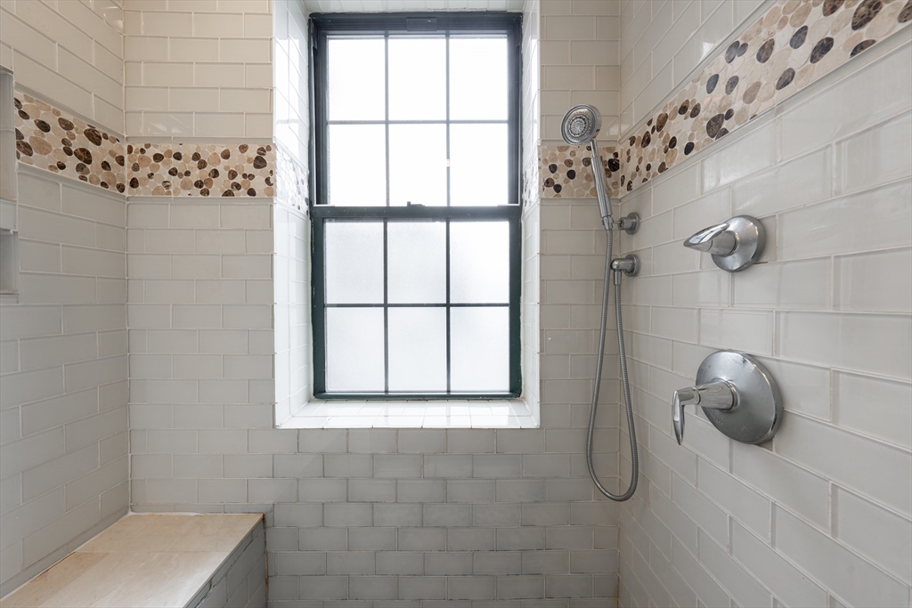 297 Spring St Ext, Medford