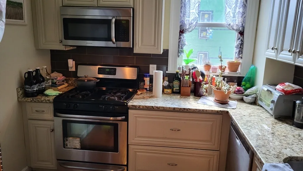 11 Linden St, Allston