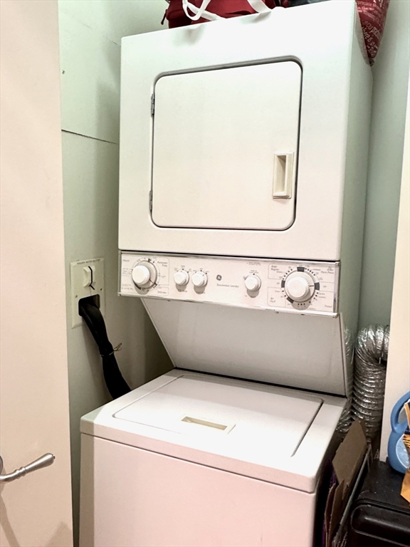 80 Broad St, Downtown