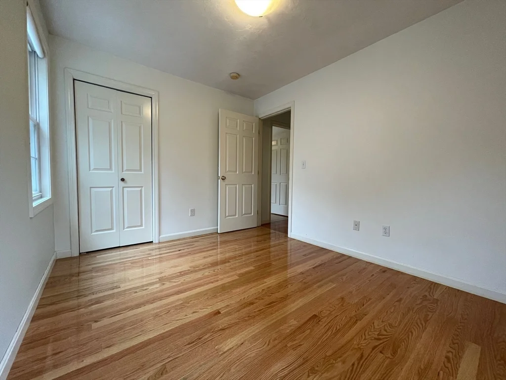 72 Cedar Rd N, Medford