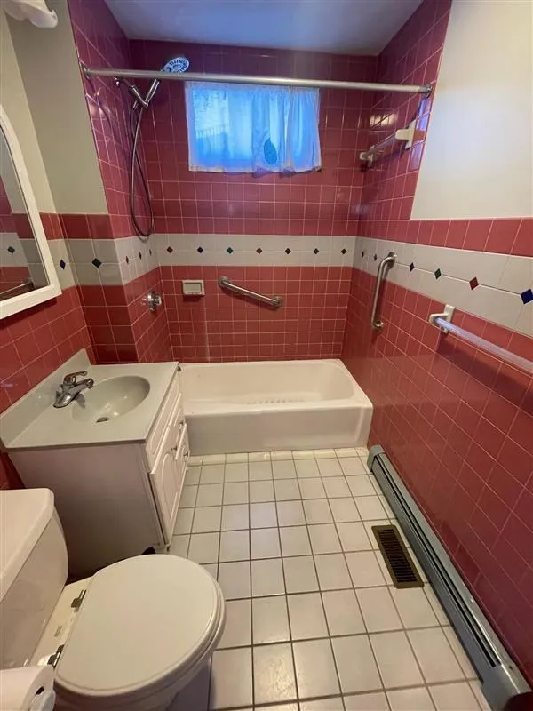 112 Boston Ave, Powder House Square