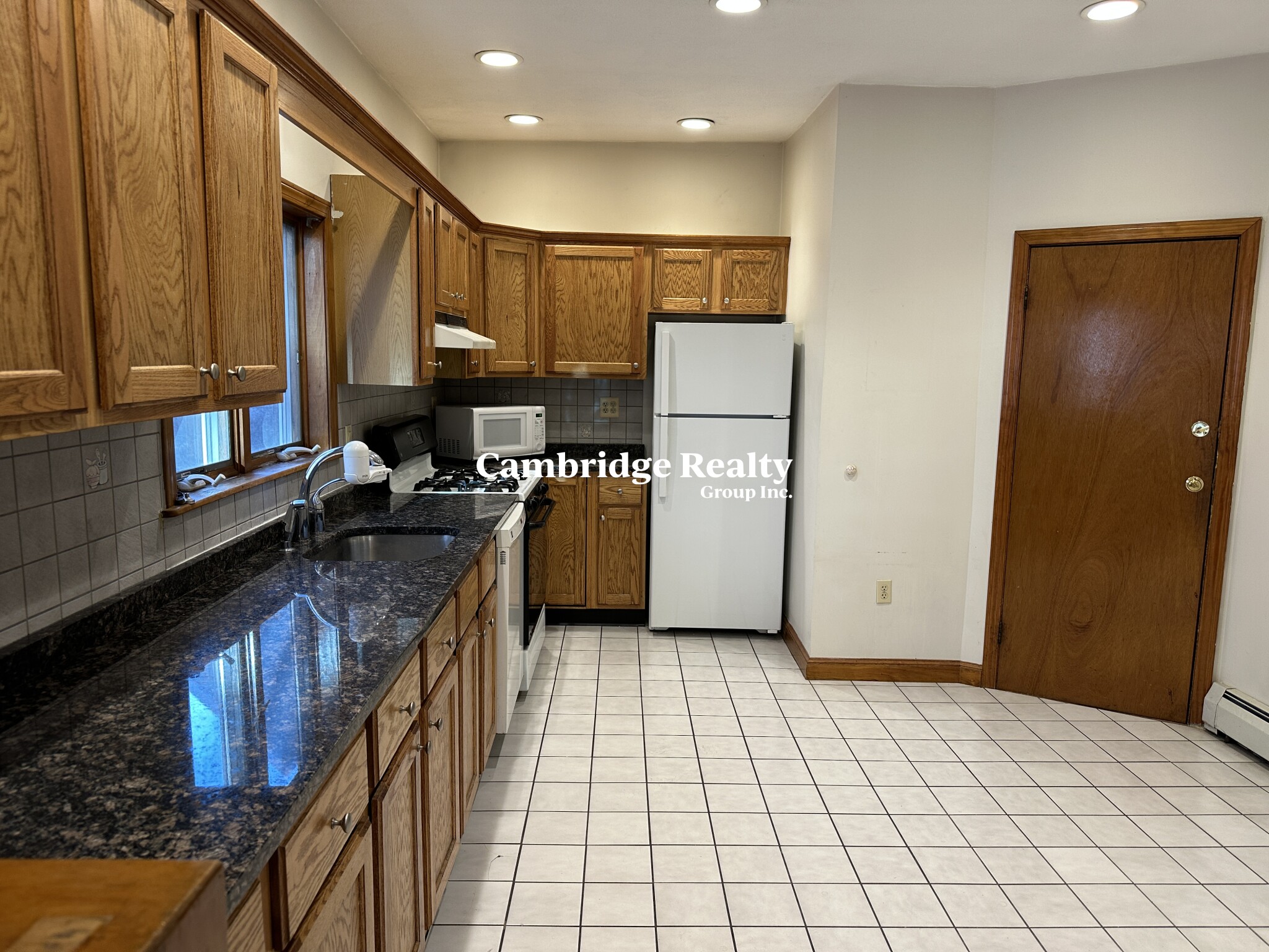 633 Boston Ave, Medford