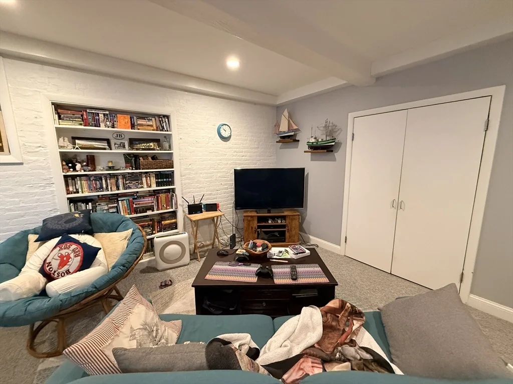 69 Seaverns Ave, Jamaica Plain