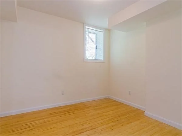 137 W 9th St, South Boston