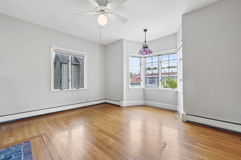 20 Willow St, Newton