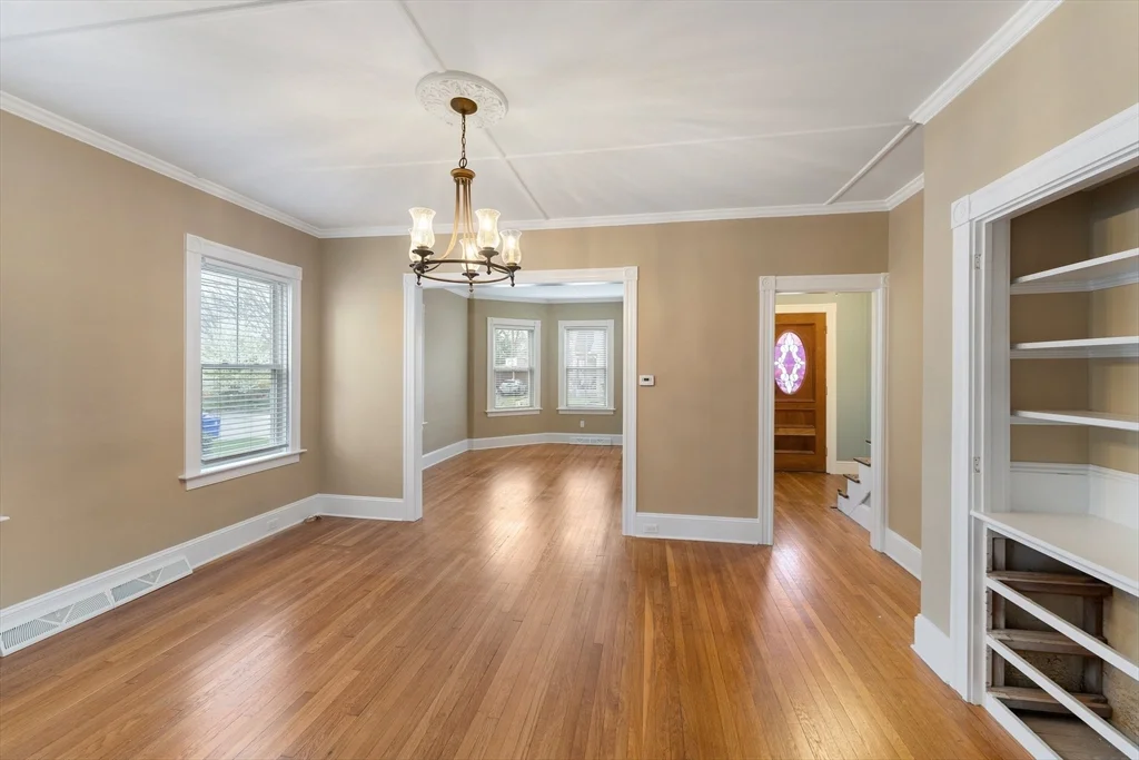 4 Prospect St, Attleboro