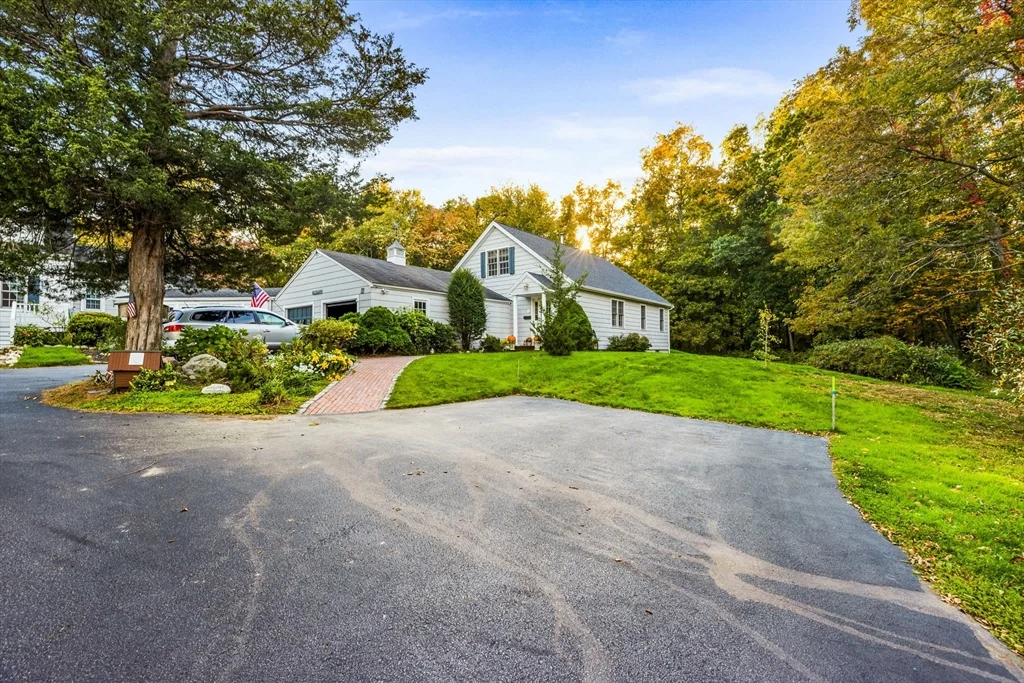 66 Mann Lot Rd, Scituate