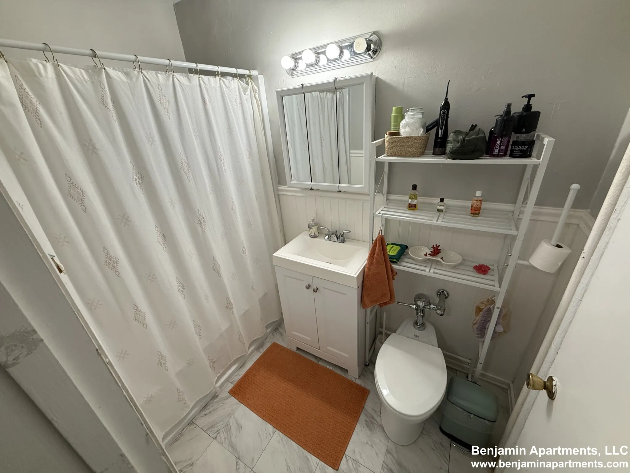 879 Beacon St, Fenway