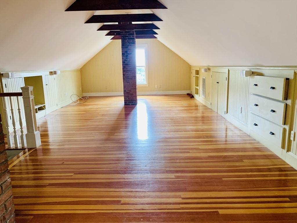 984 Chestnut St, Newton Upper Falls