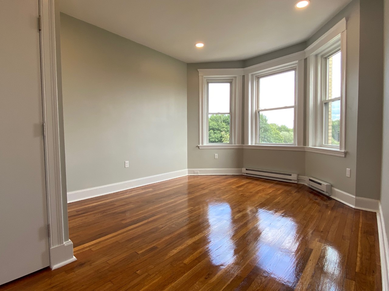 2 bed, 1 bath apartment for rent at 73 Park Dr Unit 19, Fenway