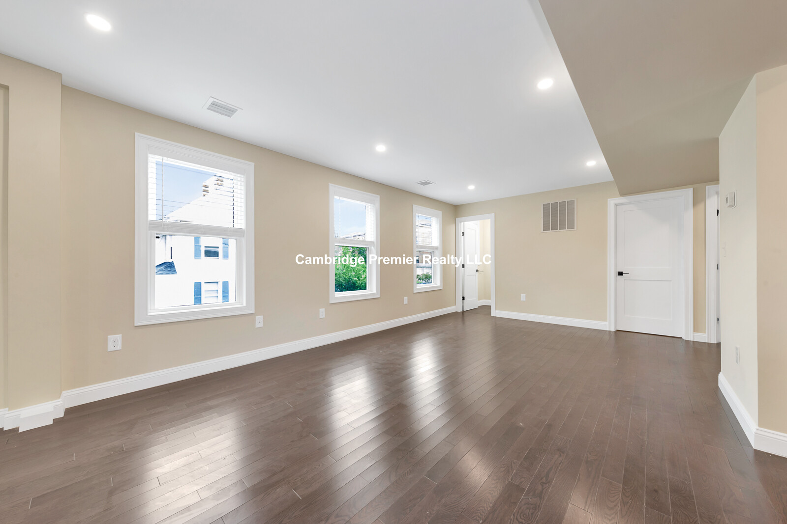 6 bed, 4+ bath apartment for rent at 73 Lexington St Unit 2, Waltham — photo 1 of 29