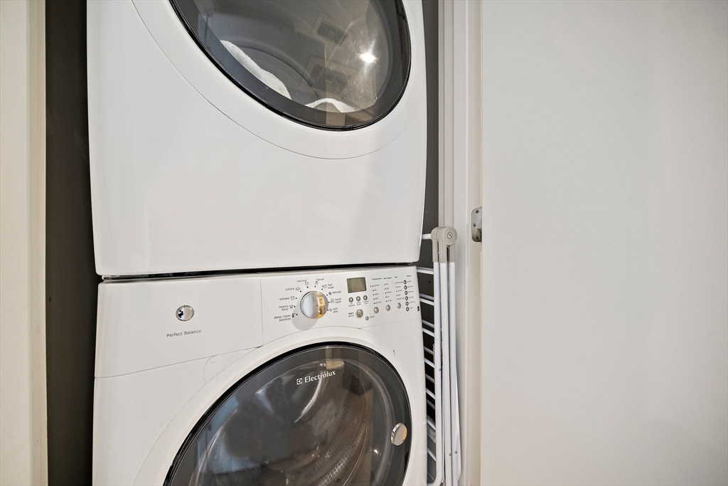 45 Province St, Midtown