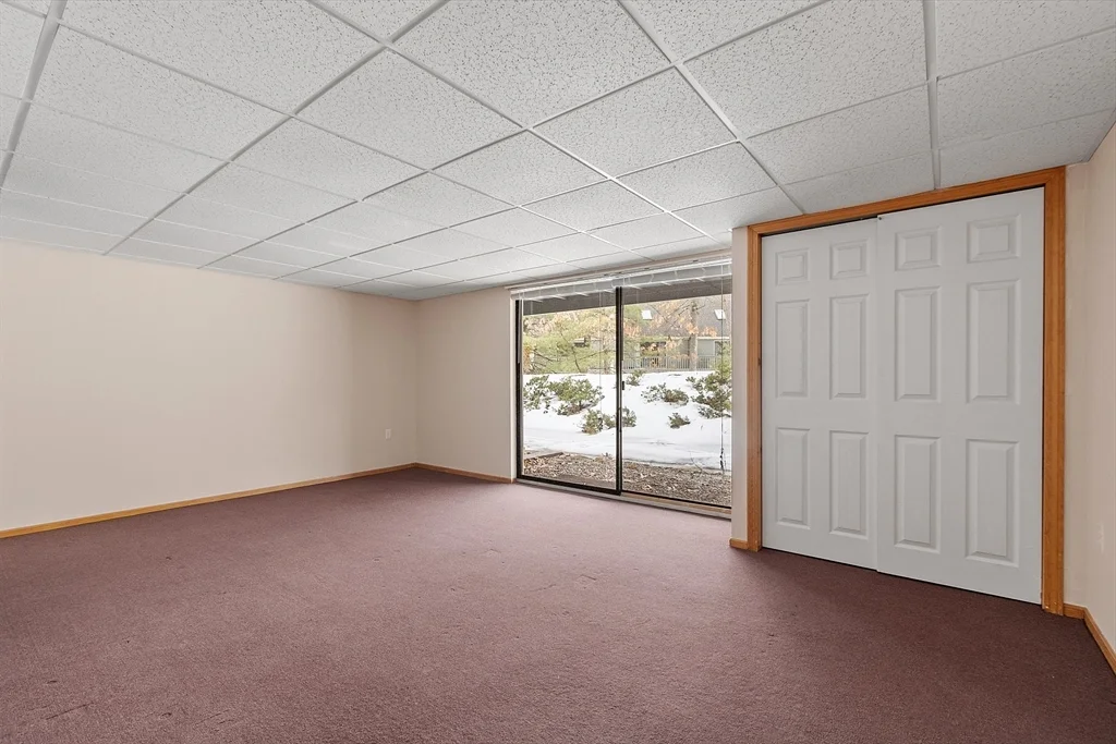 8 Deer Path, Maynard