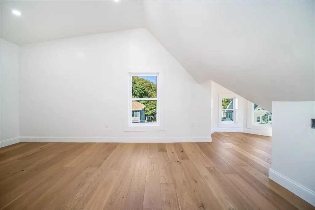 9-11 Knollin St, Malden