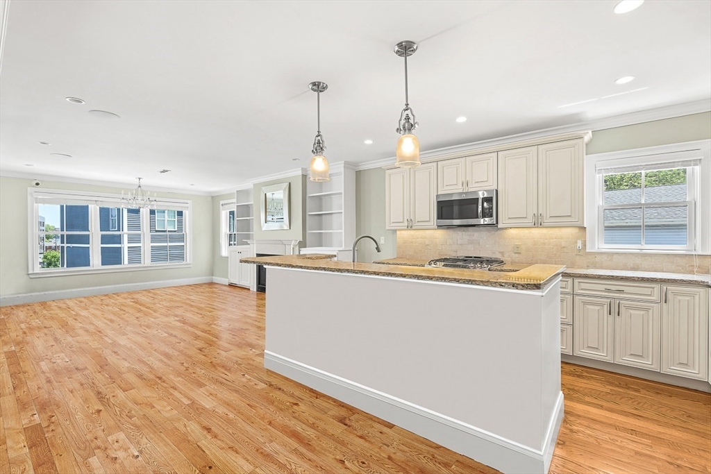 30 Middle St, South Boston