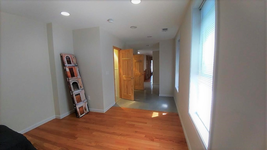 10 Moreland St, Roxbury