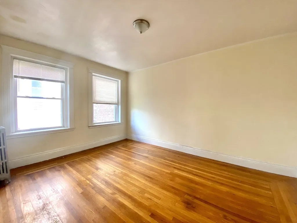 144 Coolidge St, North Brookline