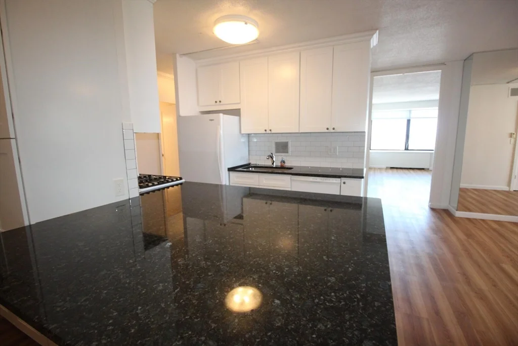 65 E India Row, Downtown