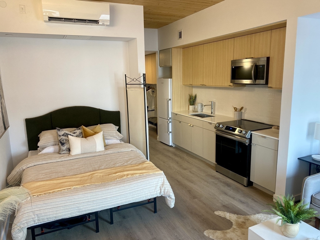 154 Broadway, East Somerville