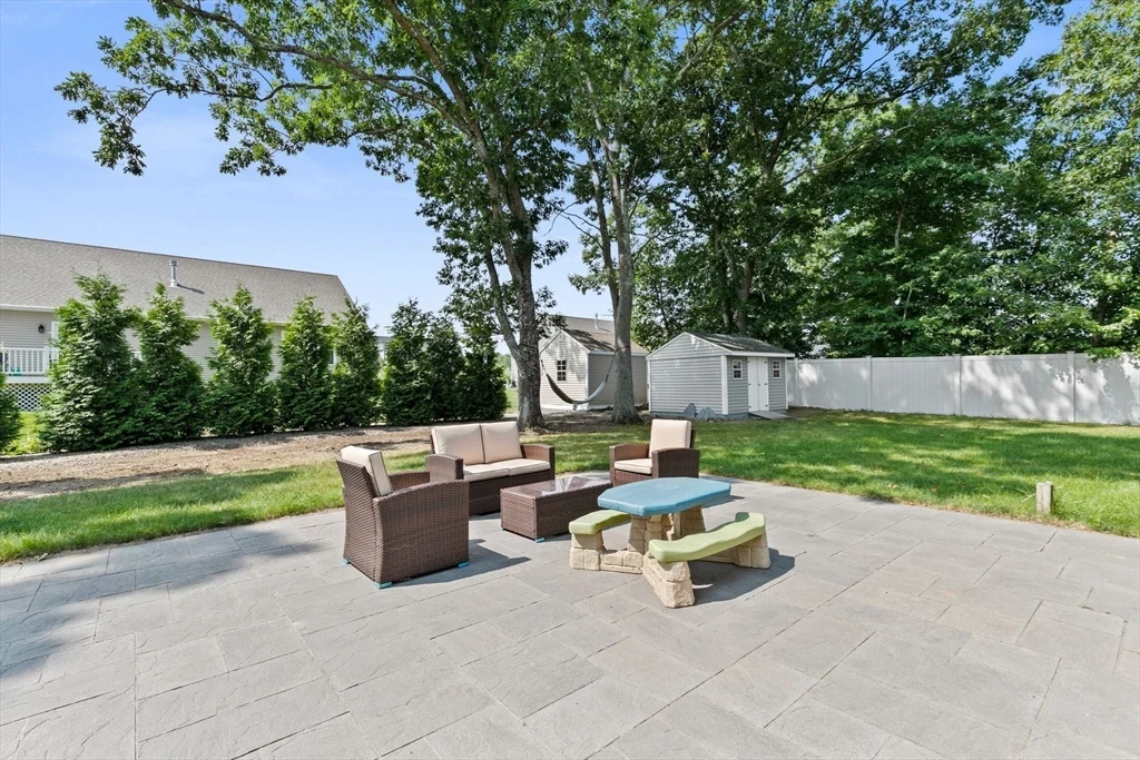 21 Pasture Brook Rd, Attleboro