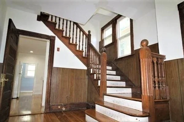 32 Mansfield St, Allston