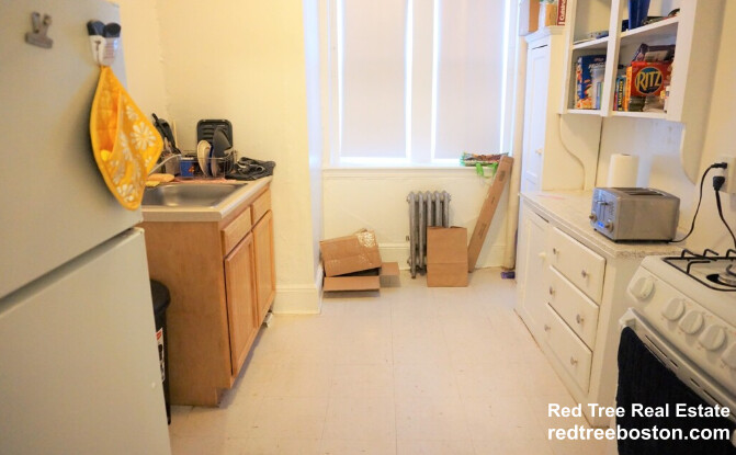 Studio bed, 1 bath apartment for rent at 1800 Commonwealth Ave Unit 2, Brighton — photo 2 of 7
