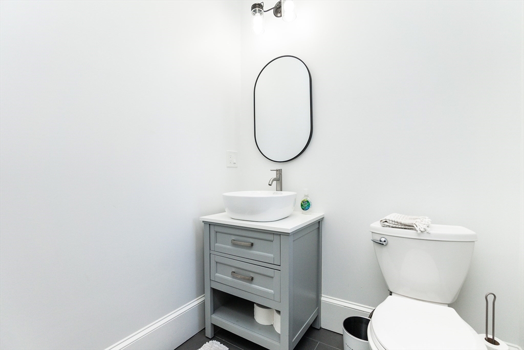 28 Telegraph St, South Boston