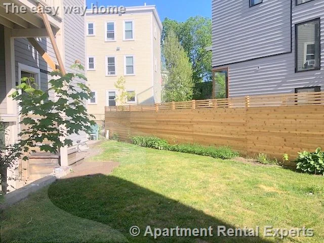 75 Kinnaird St, Central Square