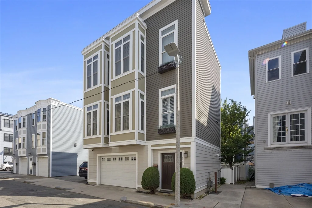 110 Bolton St, South Boston