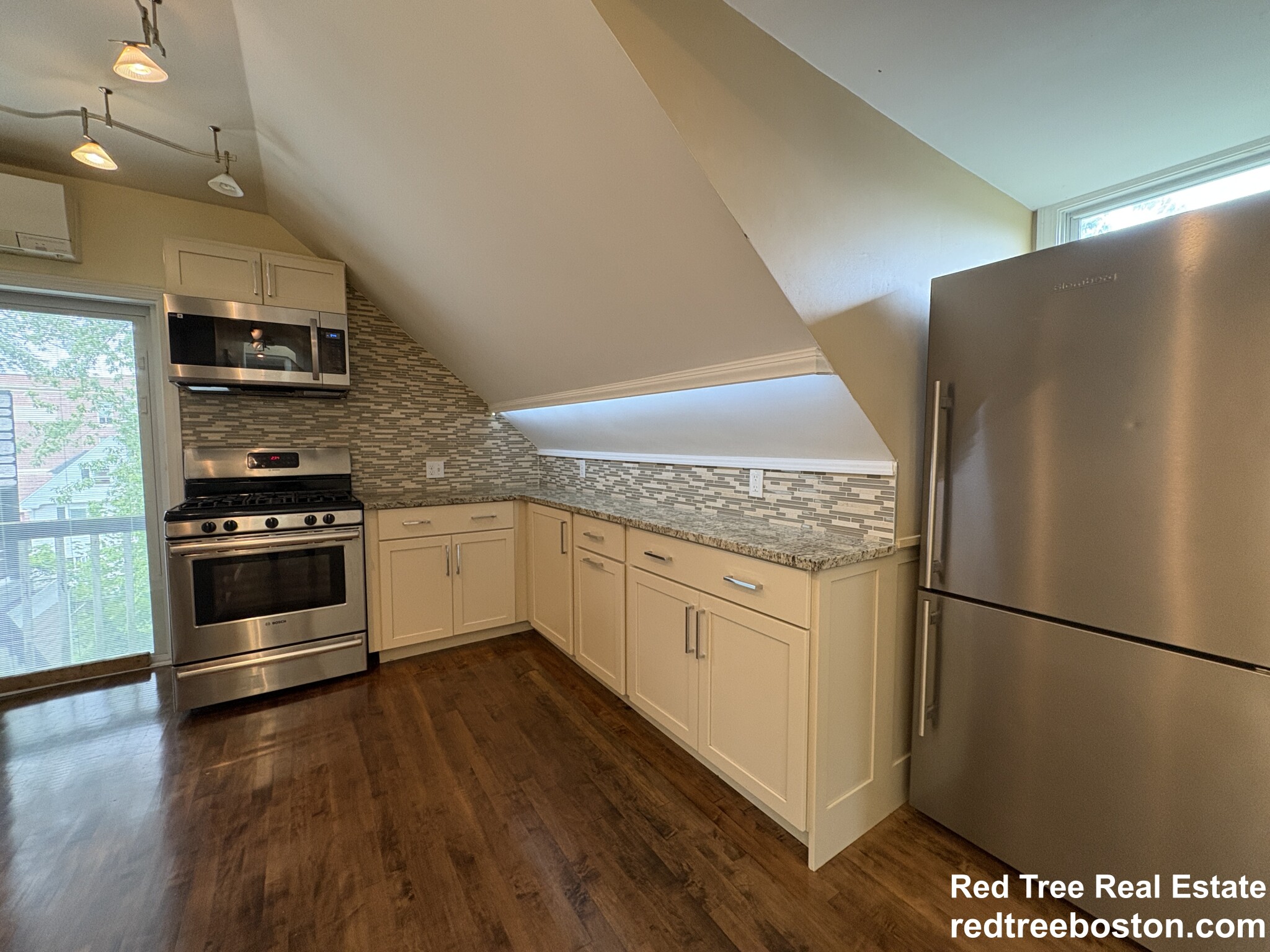 21 Holton St, Allston